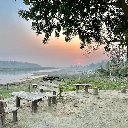 Bamby Chilling House - Feel The Nature Sauraha Bagian luar foto