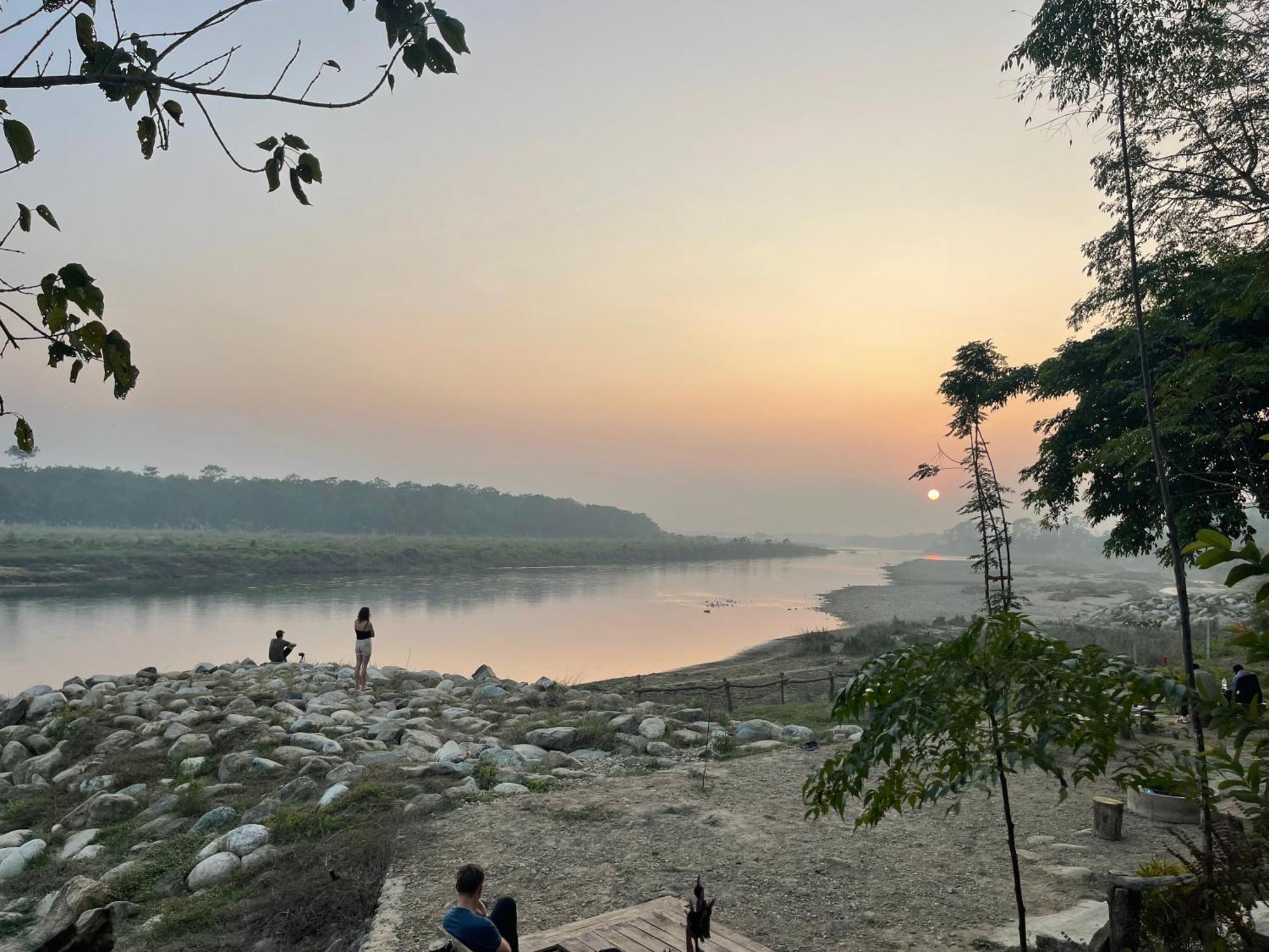 Bamby Chilling House - Feel The Nature Sauraha Bagian luar foto